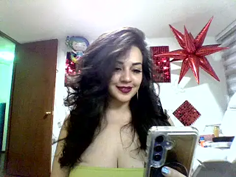 Snapshot of Pink_Cristal chatting on February 2026 02:30:01 AM Pink Cristal online show from February 2026 02:30:01 AM