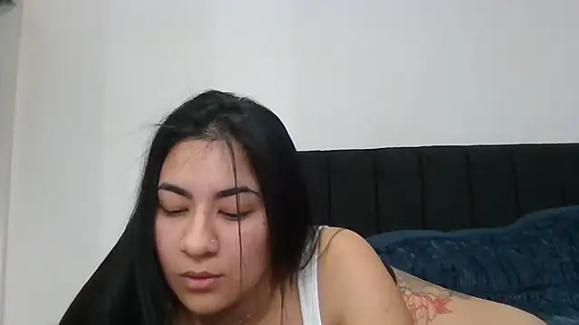 Snapshot of Agusgold22 chatting on May 2026 01:51:02 PM Agusgold22 online show from May 2026 01:51:02 PM