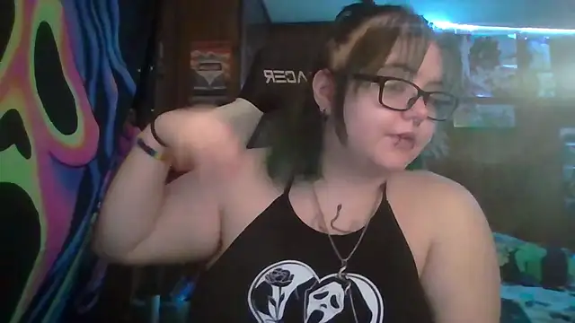 Snapshot of thatskarma chatting on February 2026 06:14:02 AM thatskarma online show from February 2026 06:14:02 AM