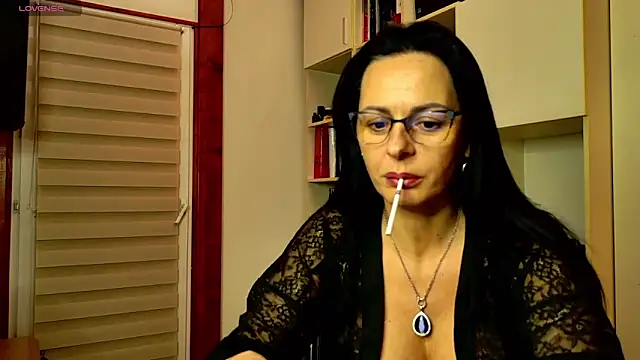 MiriamDelyn online show from February 2026 06:09:01 PM