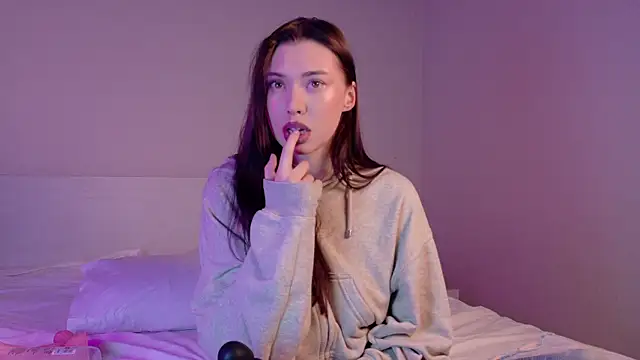 gwenonl1ne online show from April 2026 01:31:01 PM