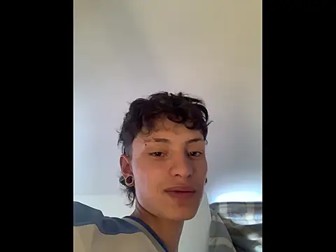 Damn  Love online show from February 2026 07:32:01 PM