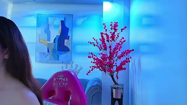 Chloe dolly online show from April 2026 11:19:01 AM