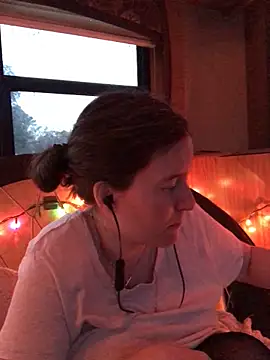 Snapshot of JMT42 chatting on February 2026 11:25:02 PM JMT42 online show from February 2026 11:25:02 PM