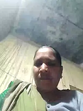 Snapshot of Loomaraj chatting on February 2026 12:57:02 PM Loomaraj online show from February 2026 12:57:02 PM