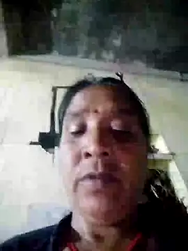 Snapshot of Loomaraj chatting on April 2026 02:43:01 PM Loomaraj online show from April 2026 02:43:01 PM