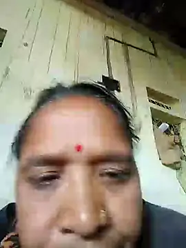 Snapshot of Loomaraj chatting on May 2026 02:50:01 AM Loomaraj online show from May 2026 02:50:01 AM