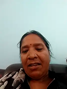 Snapshot of Loomaraj chatting on May 2026 03:46:02 AM Loomaraj online show from May 2026 03:46:02 AM