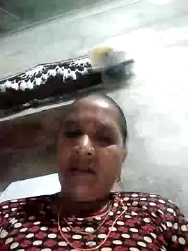 Snapshot of Loomaraj chatting on June 2026 05:16:02 PM Loomaraj online show from June 2026 05:16:02 PM