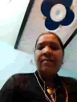 Snapshot of Loomaraj chatting on June 2026 12:22:02 AM Loomaraj online show from June 2026 12:22:02 AM