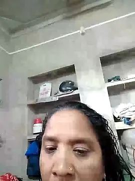 Snapshot of Loomaraj chatting on June 2026 05:59:01 AM Loomaraj online show from June 2026 05:59:01 AM