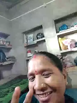 Snapshot of Loomaraj chatting on July 2026 02:39:01 AM Loomaraj online show from July 2026 02:39:01 AM