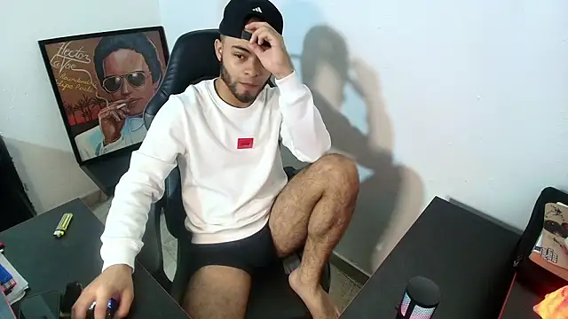 Snapshot of Xanderstone00 chatting on February 2026 10:17:01 PM Xanderstone00 online show from February 2026 10:17:01 PM