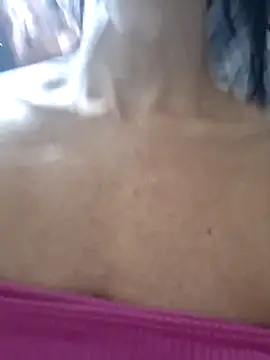 Snapshot of Alannys19 chatting on February 2026 04:02:02 AM Alannys19 online show from February 2026 04:02:02 AM