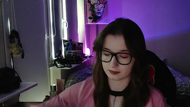 Snapshot of LunaXcherry chatting on April 2026 04:45:02 PM LunaXcherry online show from April 2026 04:45:02 PM