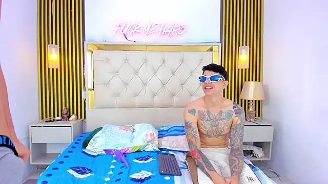 Adventurous Boys online show from April 2026 06:09:01 PM