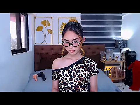 Snapshot of JuicyCockThea chatting on March 2026 12:06:01 AM JuicyCockThea online show from March 2026 12:06:01 AM