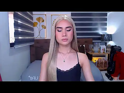 Snapshot of JuicyCockThea chatting on April 2026 01:33:01 AM JuicyCockThea online show from April 2026 01:33:01 AM