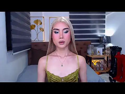 Snapshot of JuicyCockThea chatting on May 2026 02:13:01 PM JuicyCockThea online show from May 2026 02:13:01 PM