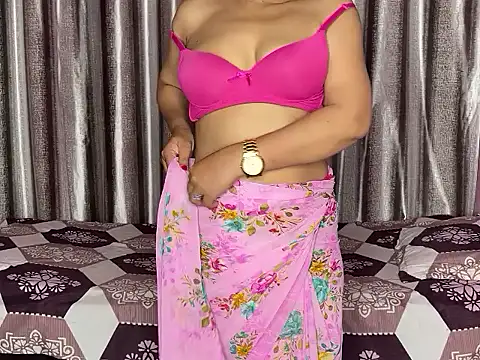 Snapshot of Radhika_4_you chatting on June 2026 03:01:02 PM Radhika 4 you online show from June 2026 03:01:02 PM