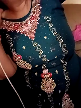 Snapshot of Simran_008 chatting on April 2026 09:35:02 AM Simran 008 online show from April 2026 09:35:02 AM