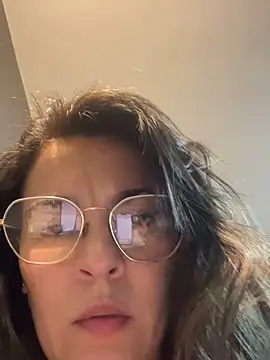 Snapshot of justinahallo chatting on March 2026 01:07:02 AM justinahallo online show from March 2026 01:07:02 AM