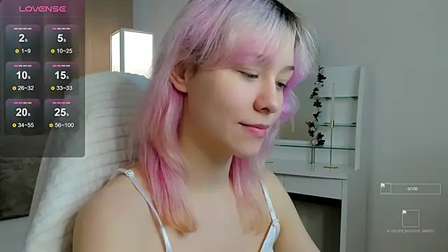 Snapshot of EmilyTrase chatting on June 2026 01:15:02 AM EmilyTrase online show from June 2026 01:15:02 AM