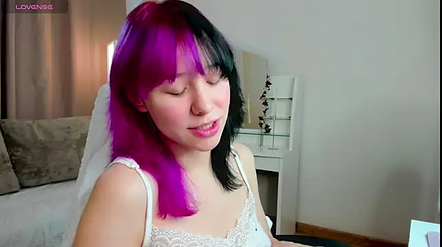 Snapshot of EmilyTrase chatting on June 2026 01:04:01 AM EmilyTrase online show from June 2026 01:04:01 AM
