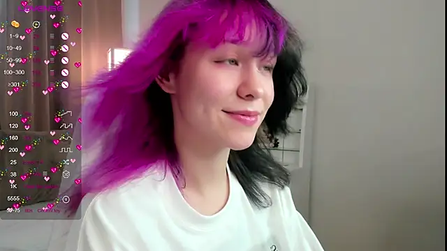Snapshot of EmilyTrase chatting on June 2026 01:11:02 AM EmilyTrase online show from June 2026 01:11:02 AM