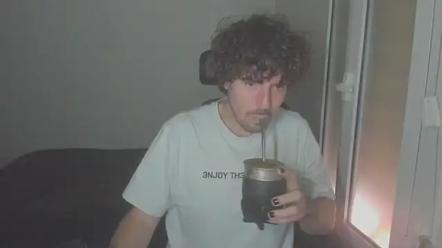 Snapshot of joaquin420_hot chatting on February 2026 10:33:01 AM joaquin420 hot online show from February 2026 10:33:01 AM