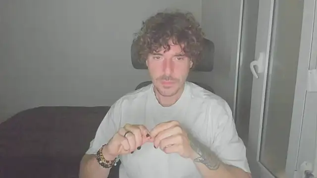 Snapshot of joaquin420_hot chatting on February 2026 11:01:01 PM joaquin420 hot online show from February 2026 11:01:01 PM