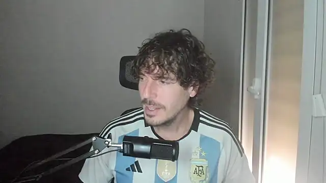 Snapshot of joaquin420_hot chatting on February 2026 10:11:01 AM joaquin420 hot online show from February 2026 10:11:01 AM