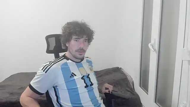 Snapshot of joaquin420_hot chatting on February 2026 05:37:01 AM joaquin420 hot online show from February 2026 05:37:01 AM