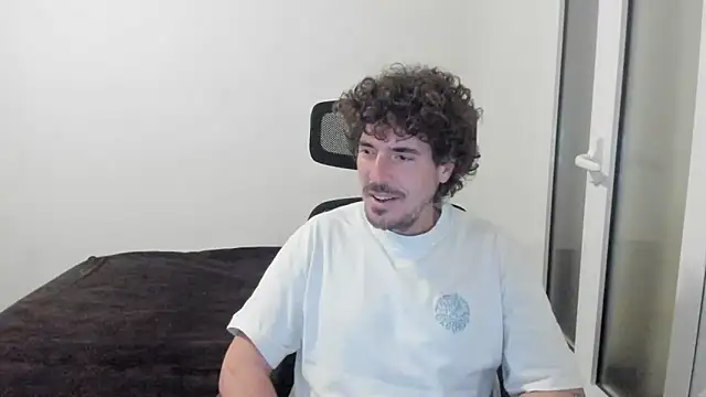 Snapshot of joaquin420_hot chatting on February 2026 05:27:01 AM joaquin420 hot online show from February 2026 05:27:01 AM