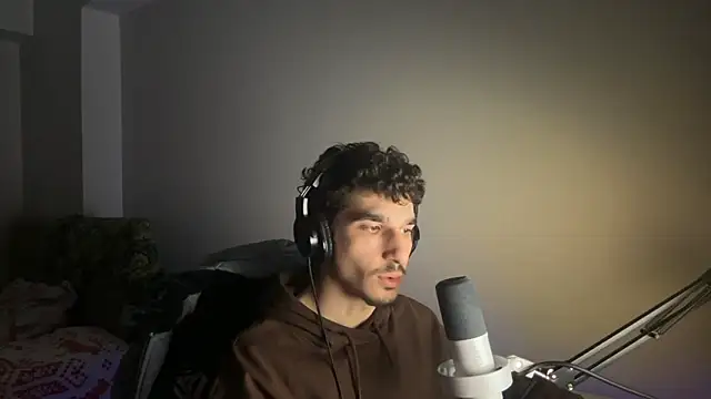 Snapshot of enesbabakral chatting on February 2026 11:03:01 PM enesbabakral online show from February 2026 11:03:01 PM