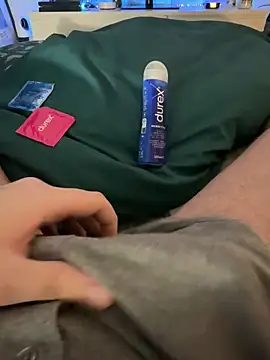 Snapshot of Thomascrtz chatting on February 2026 11:45:01 PM Thomascrtz online show from February 2026 11:45:01 PM