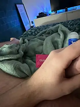 Snapshot of Thomascrtz chatting on February 2026 10:30:02 PM Thomascrtz online show from February 2026 10:30:02 PM