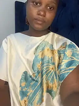 Snapshot of shyNia chatting on February 2026 09:48:02 PM shyNia online show from February 2026 09:48:02 PM