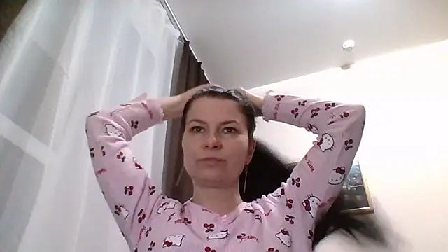 Snapshot of Clover_Shine chatting on February 2026 05:20:02 PM Clover Shine online show from February 2026 05:20:02 PM