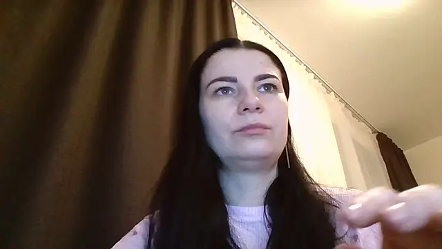 Snapshot of Clover_Shine chatting on February 2026 06:28:01 PM Clover Shine online show from February 2026 06:28:01 PM