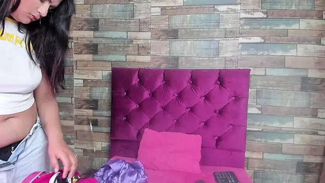 Snapshot of Kitty_Tits chatting on February 2026 12:23:02 PM Kitty Tits online show from February 2026 12:23:02 PM