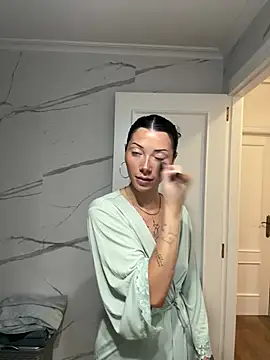 Karmenlovex online show from March 2026 06:13:01 PM