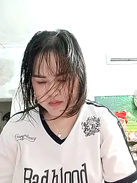 Snapshot of Kee-kimlee chatting on March 2026 03:23:02 AM Kee-kimlee online show from March 2026 03:23:02 AM