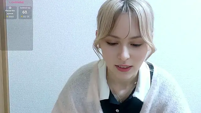 Snapshot of e_ri_ka93 chatting on June 2026 01:17:02 PM e ri ka93 online show from June 2026 01:17:02 PM