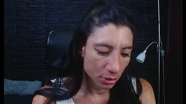 Snapshot of BrendaaCruz chatting on February 2026 12:12:01 PM BrendaaCruz online show from February 2026 12:12:01 PM