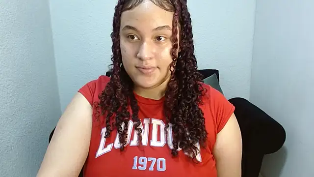 Snapshot of leilanewgirl chatting on March 2026 12:45:02 PM leilanewgirl online show from March 2026 12:45:02 PM