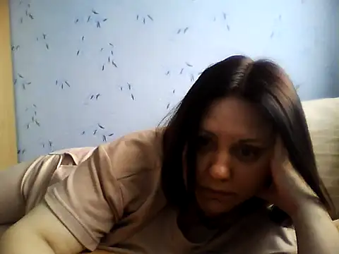 LockyCharm111 online show from April 2026 07:46:01 AM