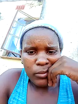 Snapshot of MrsTrina chatting on February 2026 01:43:01 PM MrsTrina online show from February 2026 01:43:01 PM