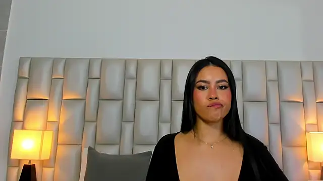 paola katy dicks online show from March 2026 07:29:01 PM