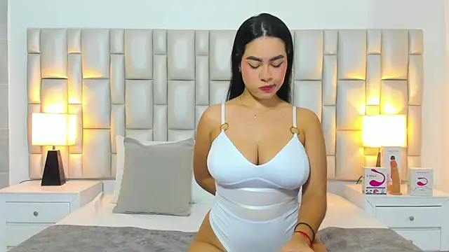 Snapshot of paola_katy_dicks chatting on June 2026 07:57:02 PM paola katy dicks online show from June 2026 07:57:02 PM